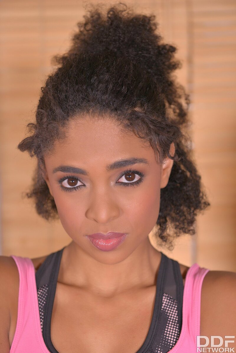 Анастасия, 24 года, 2 размер груди